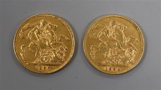 Two gold full sovereigns, 1904 and 1907.